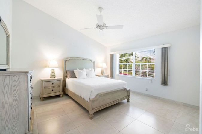 BRITANNIA LIONS COURT 322, SEVEN MILE BEACH CORRIDOR