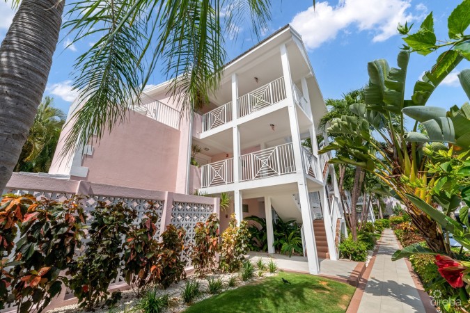 BRITANNIA LIONS COURT 322, SEVEN MILE BEACH CORRIDOR