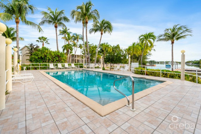 ISLAND HOUSE 15, RUM POINT BEACHFRONT TOWNHOME