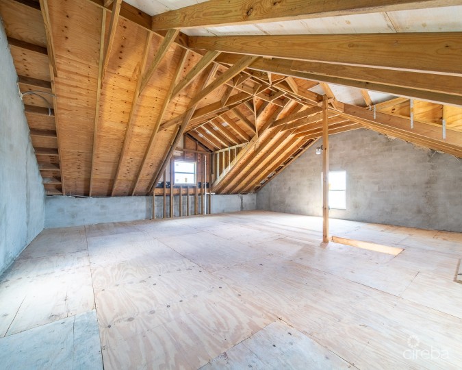 LOVELY  FAMILY HOME - LOOKOUT GARDENS