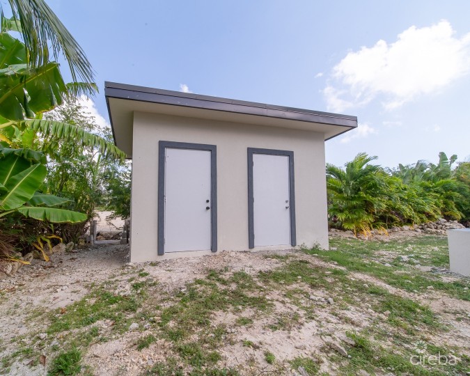 LOVELY  FAMILY HOME - LOOKOUT GARDENS