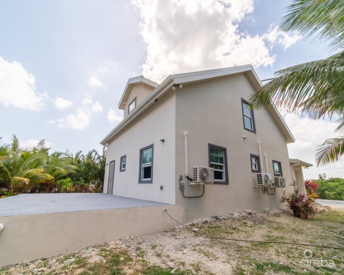 LOVELY  FAMILY HOME - LOOKOUT GARDENS