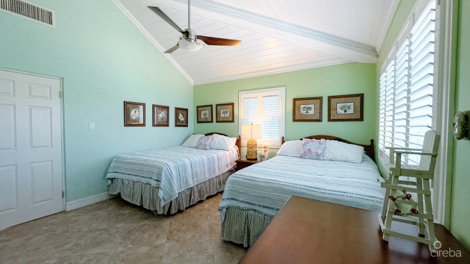 SEVEN MILE BEACHFRONT CONDO SILVER SANDS