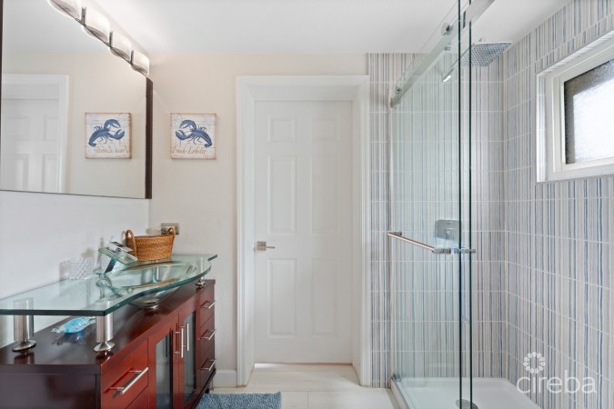 THE RETREAT 12, RUM POINT CONDO WITH BEACH VIEW