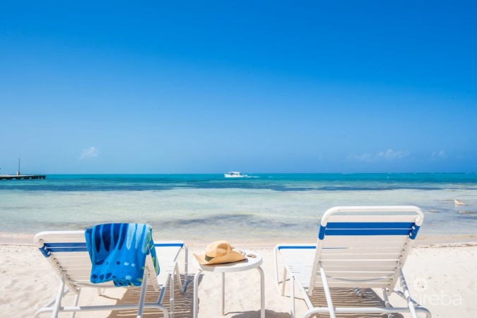 THE RETREAT 12, RUM POINT CONDO WITH BEACH VIEW