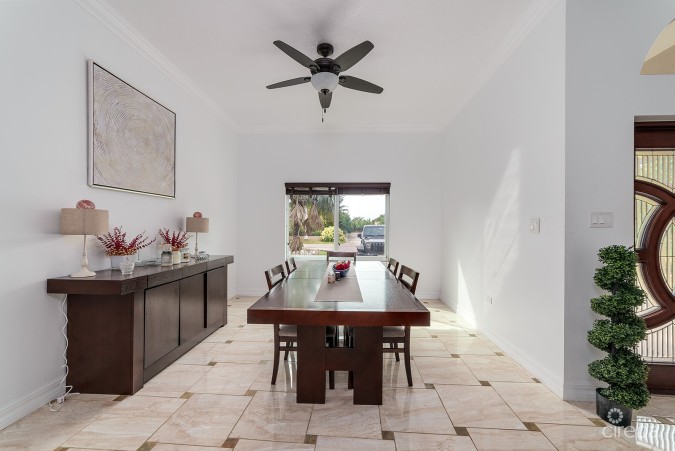 3 BED MIDWAY CLOSE FAMILY HOME