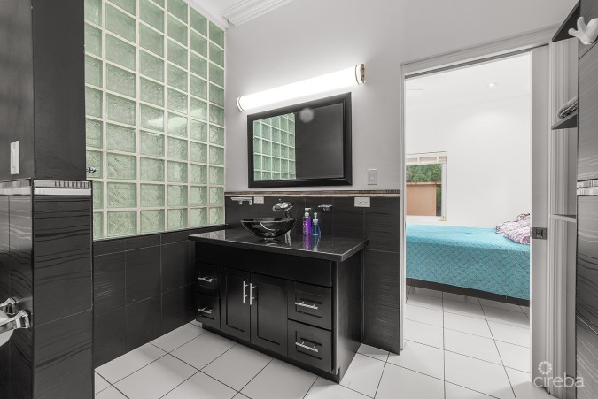 3 BED MIDWAY CLOSE FAMILY HOME