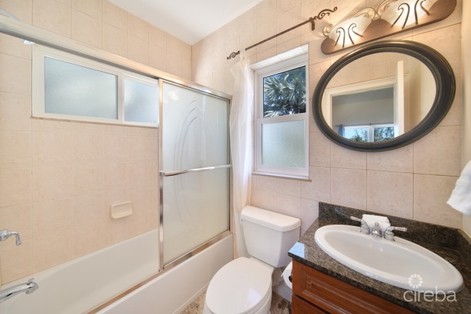 SEACLIFF YELLOW LOCATED IN COTTAGE