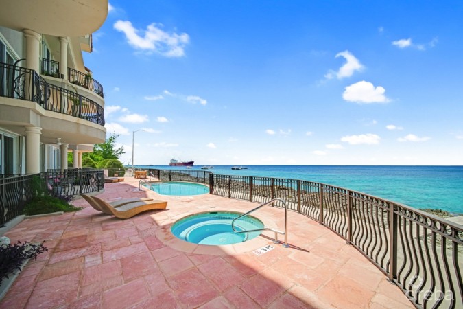 KISHA 104 | 2 BDRM WATERFRONT WALKOUT - COASTAL ELEGANCE & LUXURY