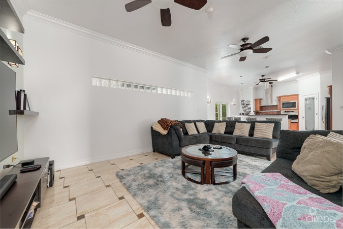 3 BED MIDWAY CLOSE FAMILY HOME