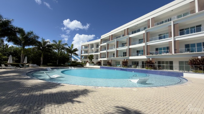 AURA TOWNHOUSE 2 BED PLUS DEN