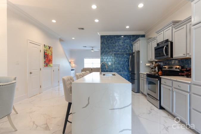 REDUCED | TURNBERRY EAST, CRYSTAL HARBOUR