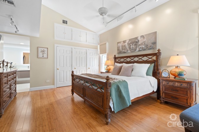 BRITANNIA KINGS COURT EXECUTIVE HOME