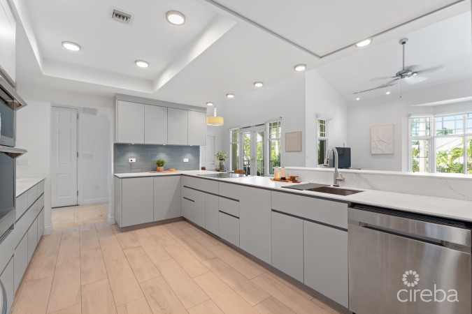 BRITANNIA KINGS COURT EXECUTIVE HOME