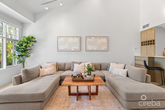 BRITANNIA KINGS COURT EXECUTIVE HOME