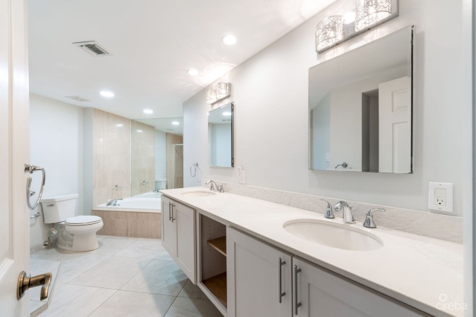 BRITANNIA LIONS COURT 322, SEVEN MILE BEACH CORRIDOR