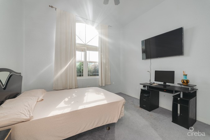 5-BEDROOM FAMILY GEM IN SAVANNAH MEADOWS  W/RENTAL UNIT