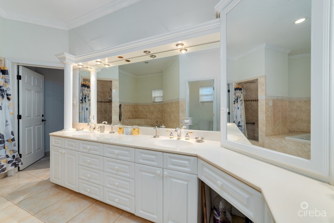 5-BEDROOM FAMILY GEM IN SAVANNAH MEADOWS  W/RENTAL UNIT