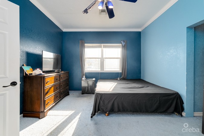 5-BEDROOM FAMILY GEM IN SAVANNAH MEADOWS  W/RENTAL UNIT