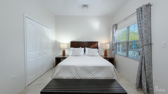 CREST PALMS TOWNHOUSE