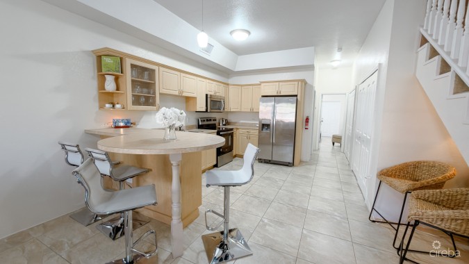 CREST PALMS TOWNHOUSE