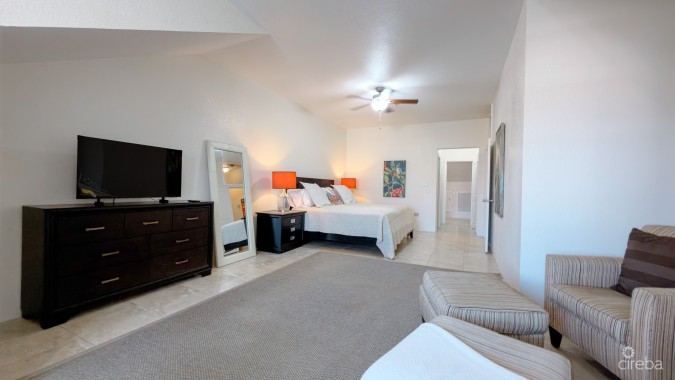 CREST PALMS TOWNHOUSE