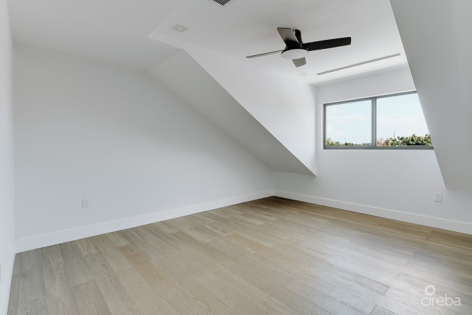 KINGSLEY TOWNHOMES 2 BED PLUS DEN UNIT 2.