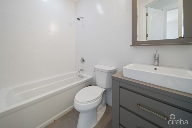 SOUTH BAY ESTATES - 4 BED TOWNHOME WITH EXCEPTIONAL FLOOR PLAN