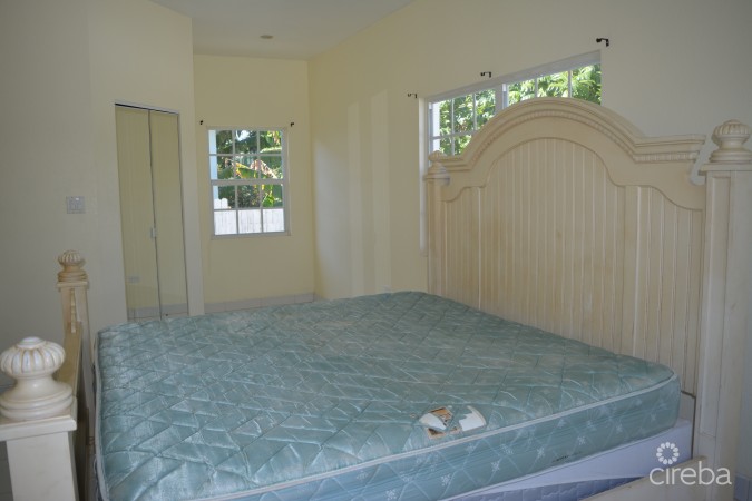 ROYAL HEIGHTS HALF DUPLEX