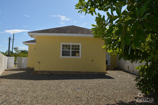 ROYAL HEIGHTS HALF DUPLEX