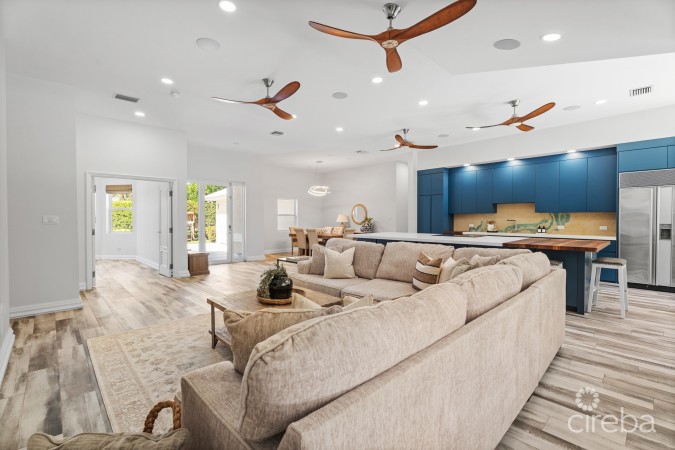 JACARANDA COURT 35, SOUTH SOUND HOME