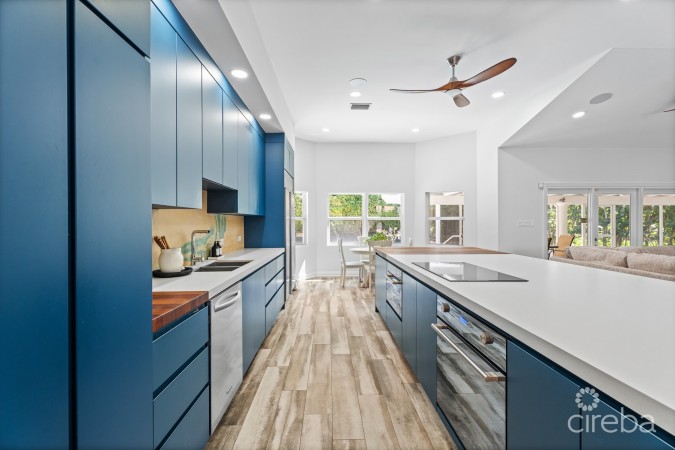 JACARANDA COURT 35, SOUTH SOUND HOME