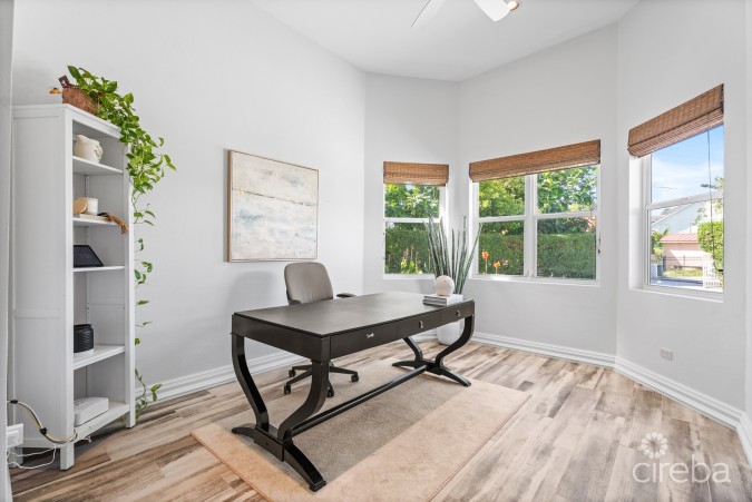 JACARANDA COURT 35, SOUTH SOUND HOME