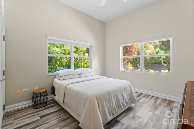 JACARANDA COURT 35, SOUTH SOUND HOME