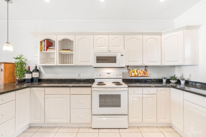 OCEANFRONT SPACIOUS GROUND FLOOR OCEAN POINTE VILLAS