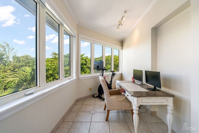 POINSETTIA PENTHOUSE B7, SEVEN MILE CORRIDOR