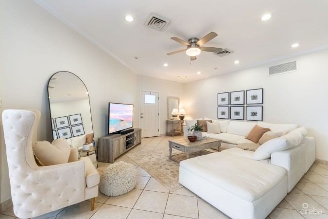 POINSETTIA PENTHOUSE B7, SEVEN MILE CORRIDOR