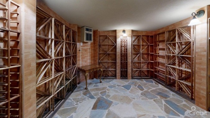 VISCAYA HOME, GOVERNOR'S HARBOUR CREEK