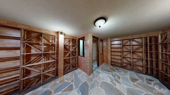 VISCAYA HOME, GOVERNOR'S HARBOUR CREEK