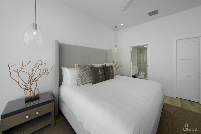 SUNSET POINT - SIGNATURE PENTHOUSE WITH VENDOR FINANCING!