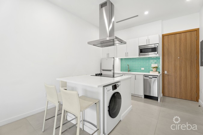 HARBOUR WALK 202 | 1 BED + DEN | CORNER UNIT