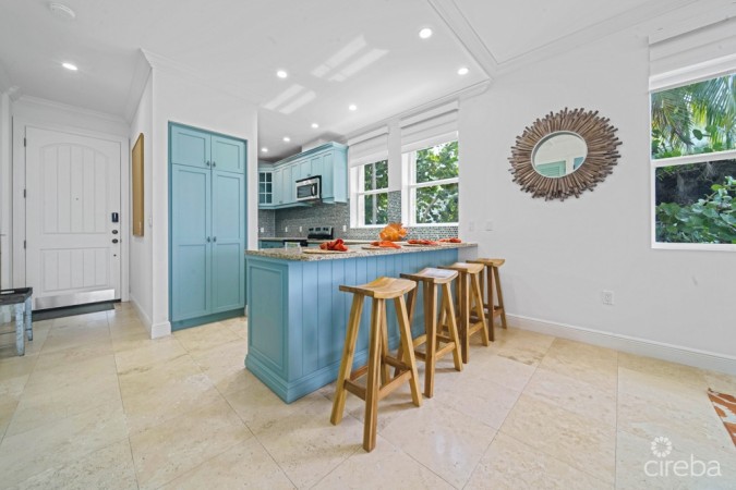 KISHA 105 | 2BDRM WATERFRONT WALKOUT  -COASTAL CHIC CORNER UNIT