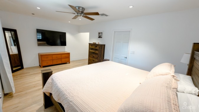 WEST BAY FAMILY HOME WITH POOL