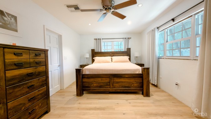 WEST BAY FAMILY HOME WITH POOL