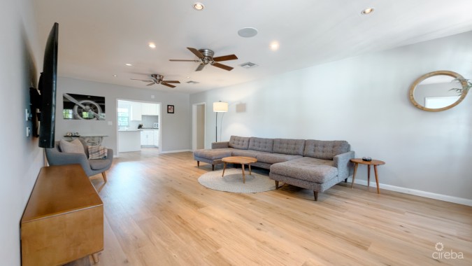 WEST BAY FAMILY HOME WITH POOL