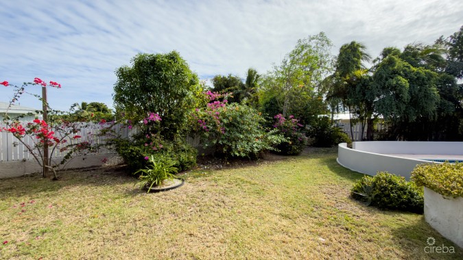 WEST BAY FAMILY HOME WITH POOL