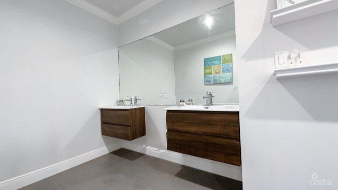 GOVERNORS HARBOUR CANAL FRONT FAMILY HOME