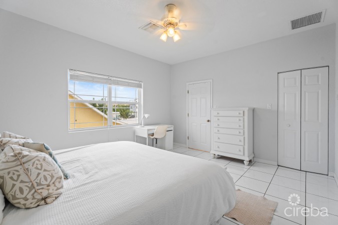 SOUTHERN SKIES 10, SOUTH SOUND HOME