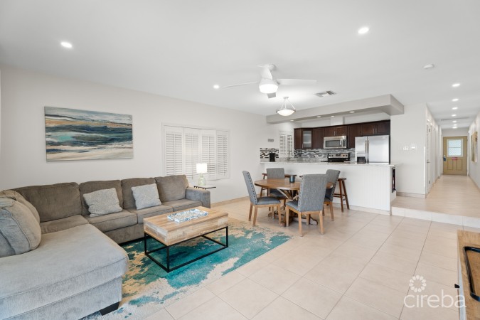 DISCOVERY POINT PENTHOUSE BEACHFRONT