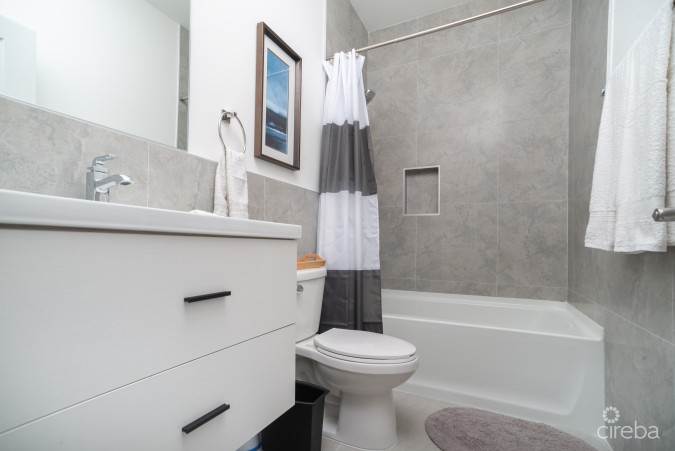 ACROSS FROM BEACH--SOUTH SOUND--3BED/3.5BATH TOWNHOUSE--FENCED YARD--THE MANTRAS